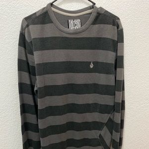 Large Volcom Long sleeve